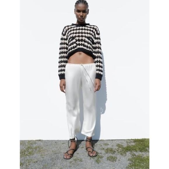 Zara Black & Cream Beige Cropped Striped Knit Sweater with Pockets Size Medium - Picture 5 of 6